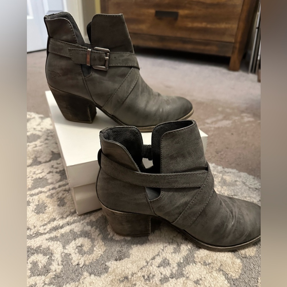 Rocket Dog booties